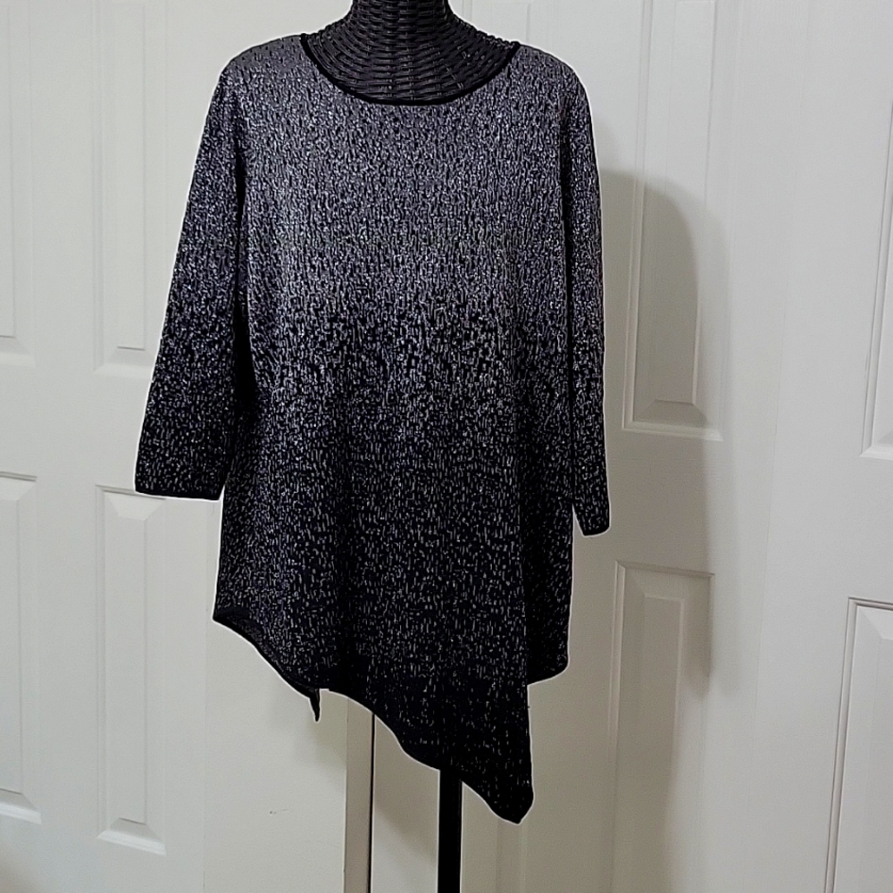 Grace Elements top Black/Silver  Size 3X EUC
